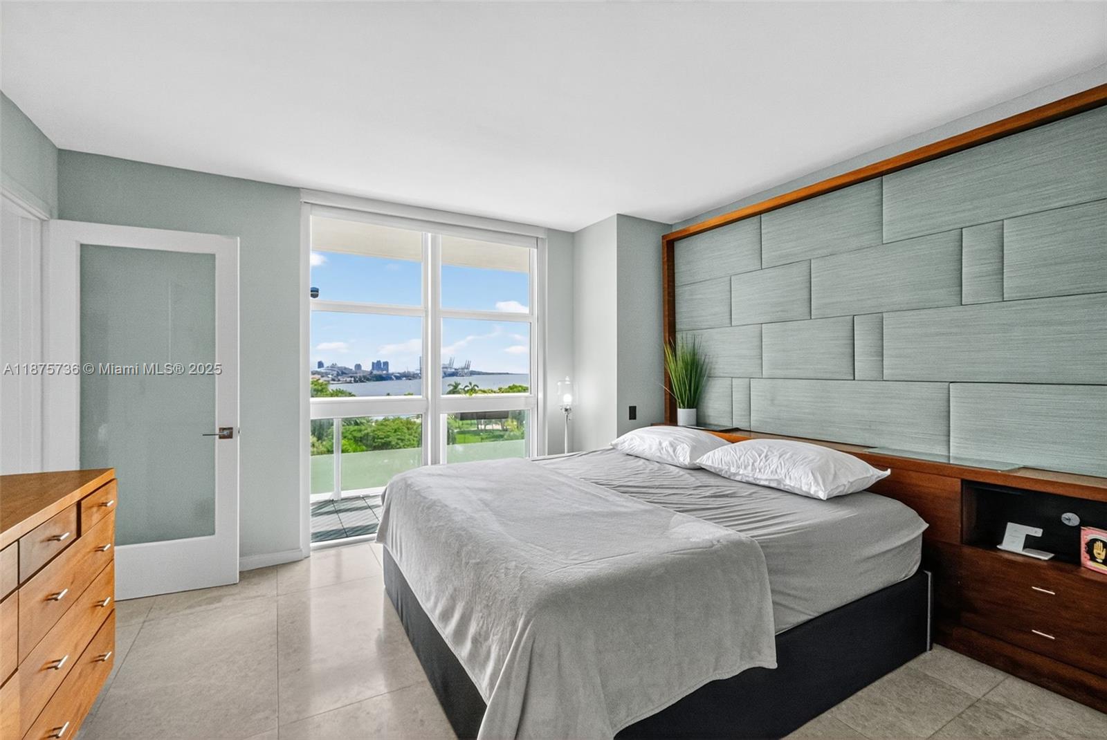 50 Biscayne Blvd #710, Miami FL 33132