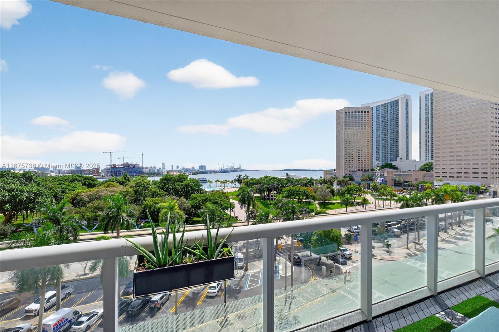 50 Biscayne Blvd #710, Miami FL 33132