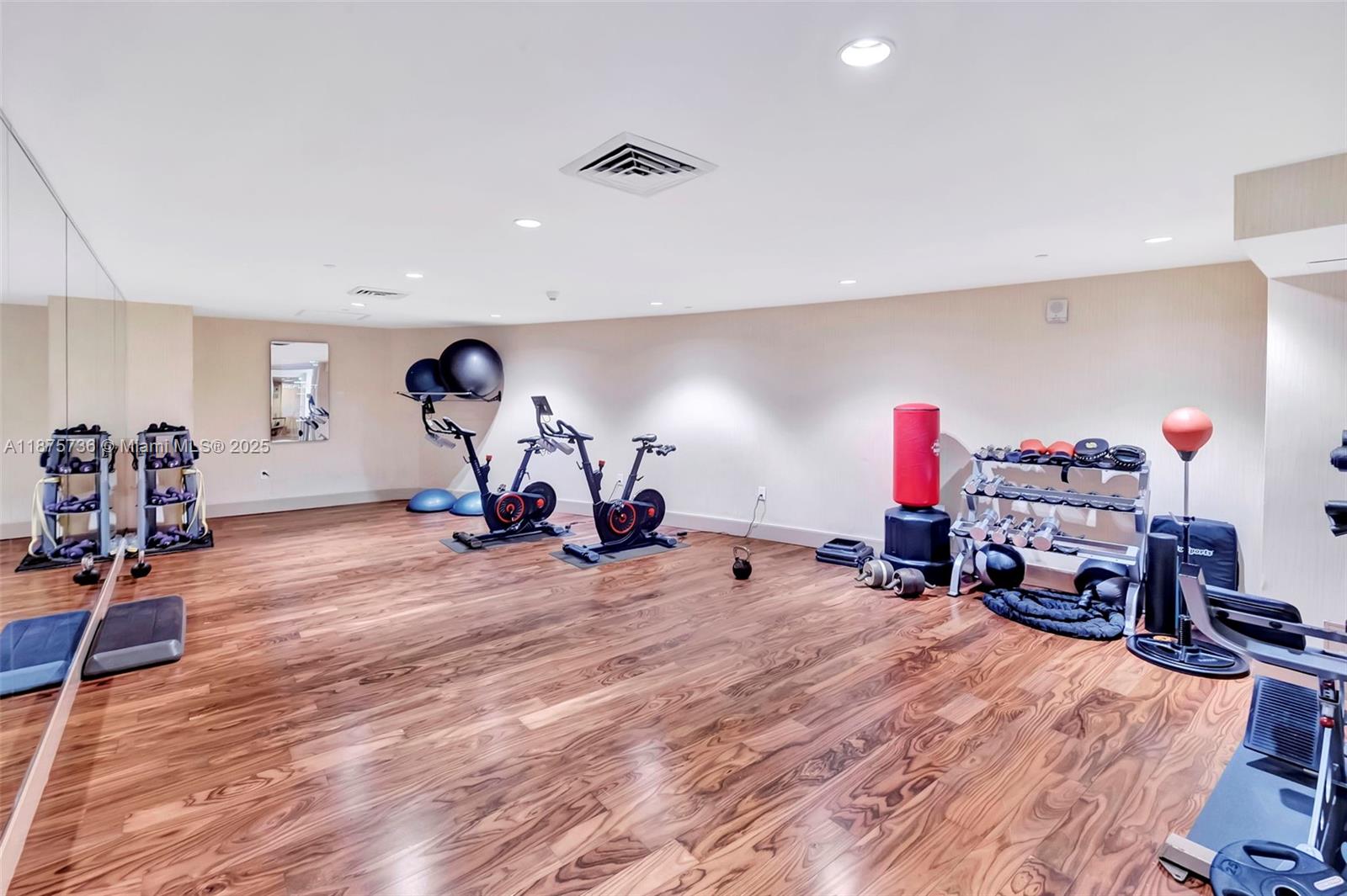50 Biscayne Blvd #710, Miami FL 33132