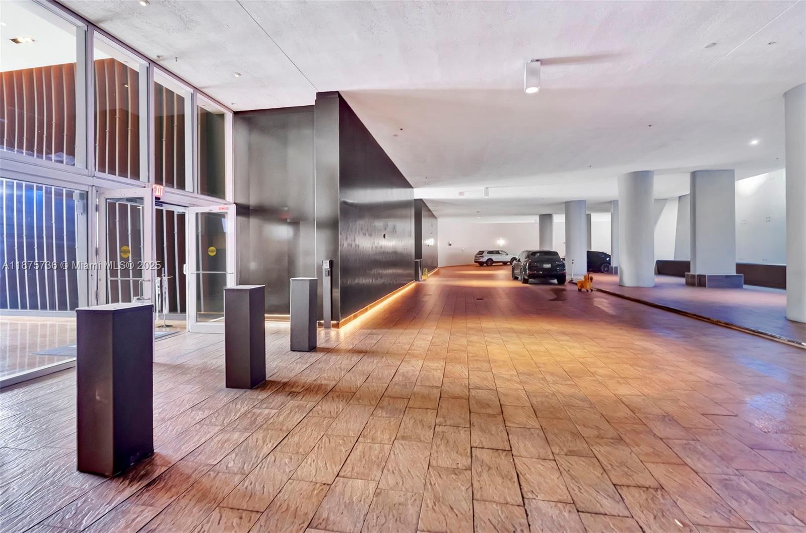 50 Biscayne Blvd #710, Miami FL 33132