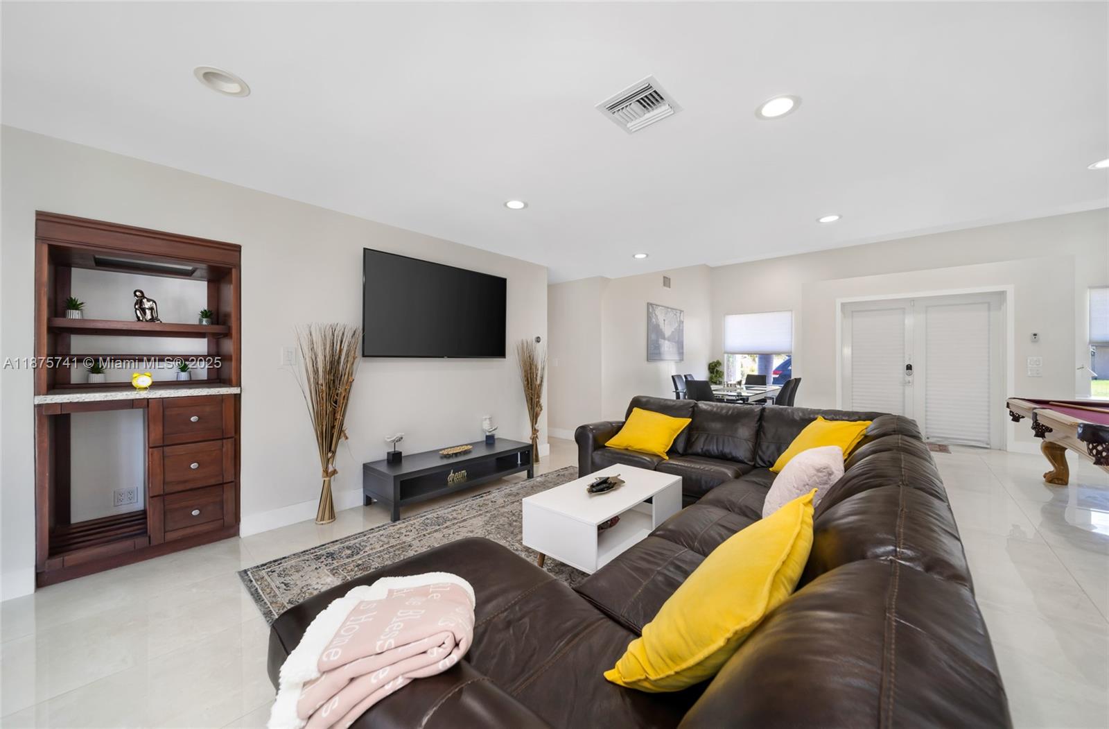 31 SE 12th St, Pompano Beach FL 33060