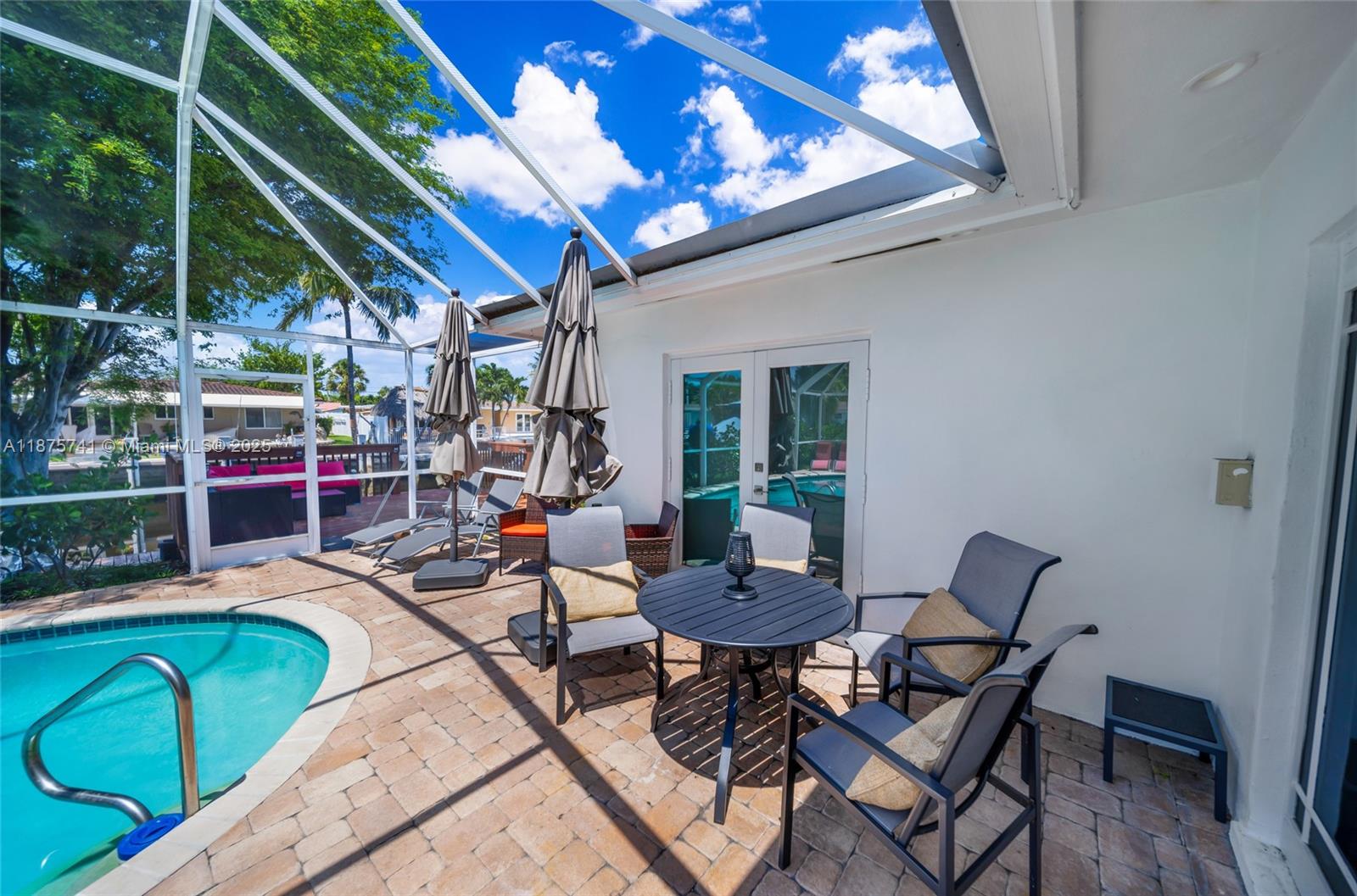 31 SE 12th St, Pompano Beach FL 33060