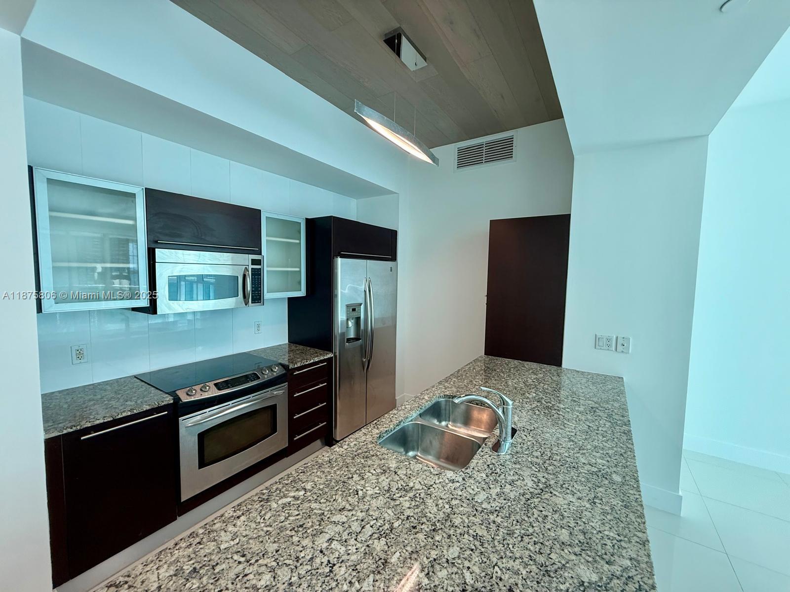 951 Brickell Ave #1010, Miami FL 33131
