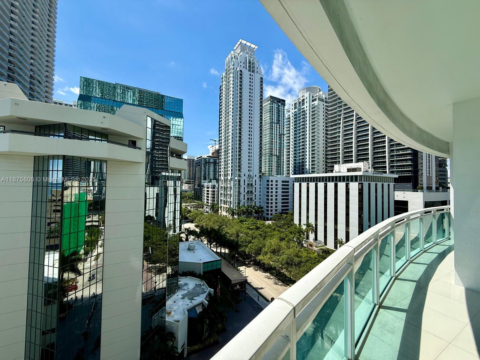 951 Brickell Ave #1010, Miami FL 33131