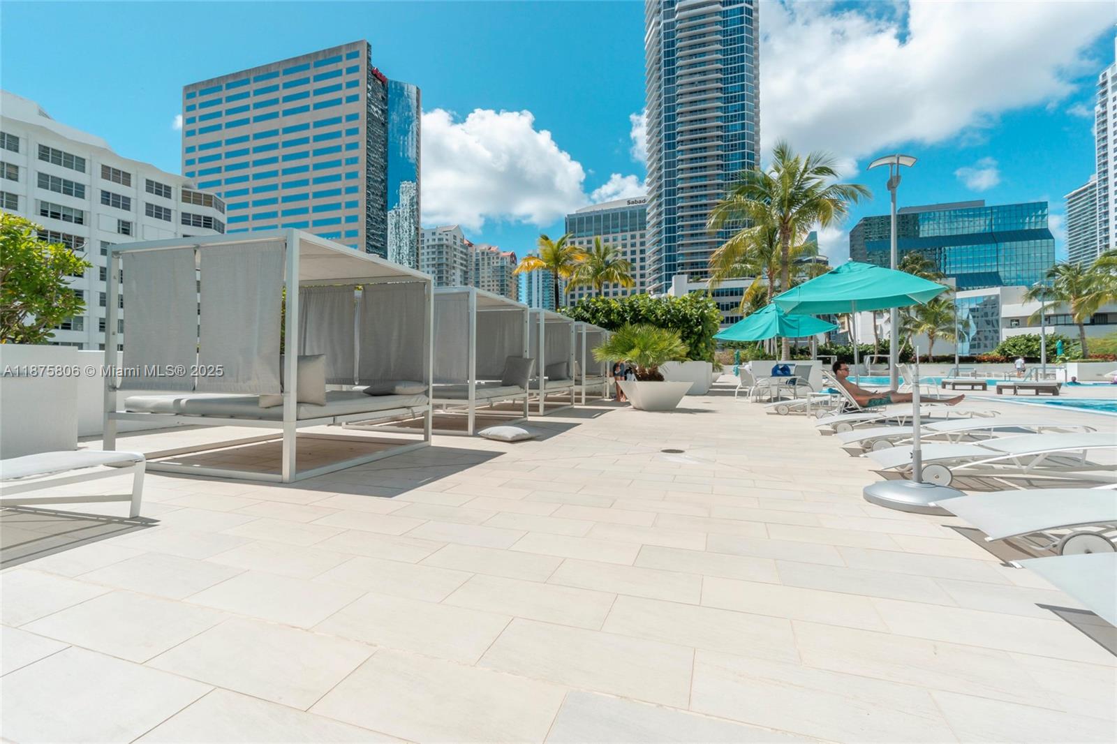 951 Brickell Ave #1010, Miami FL 33131