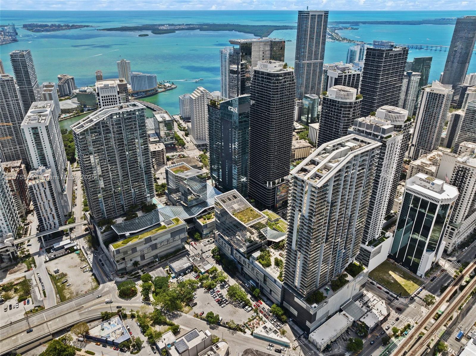 88 SW 7th St #1403, Miami FL 33130