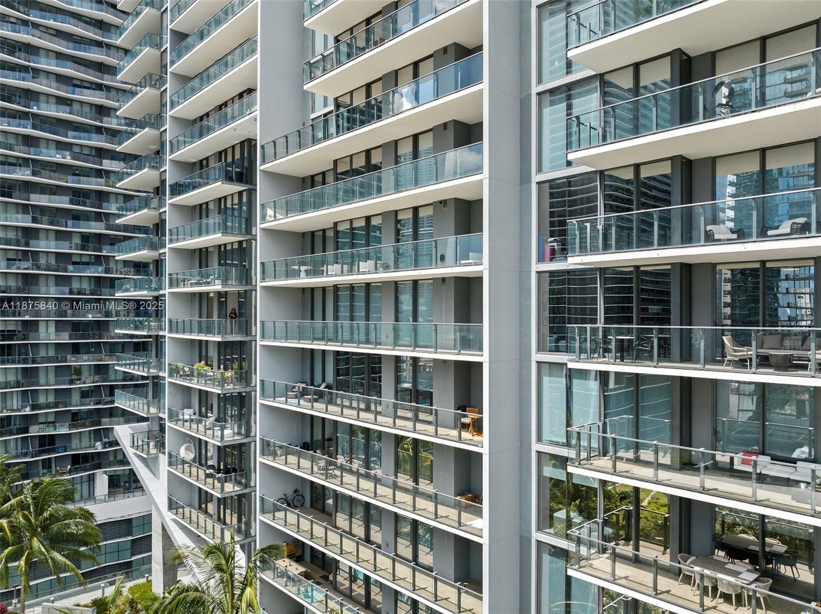 88 SW 7th St #1403, Miami FL 33130
