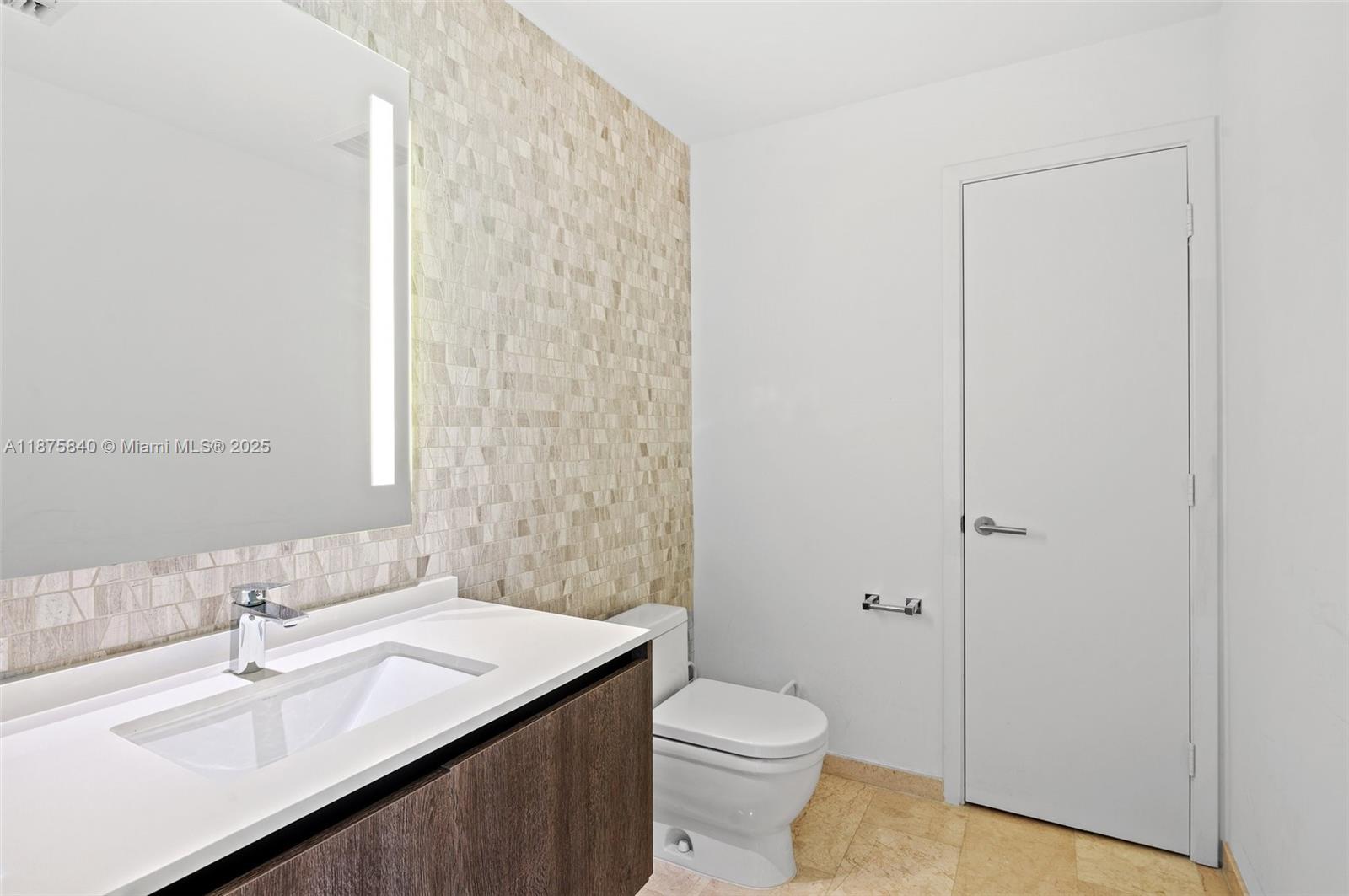 88 SW 7th St #1403, Miami FL 33130
