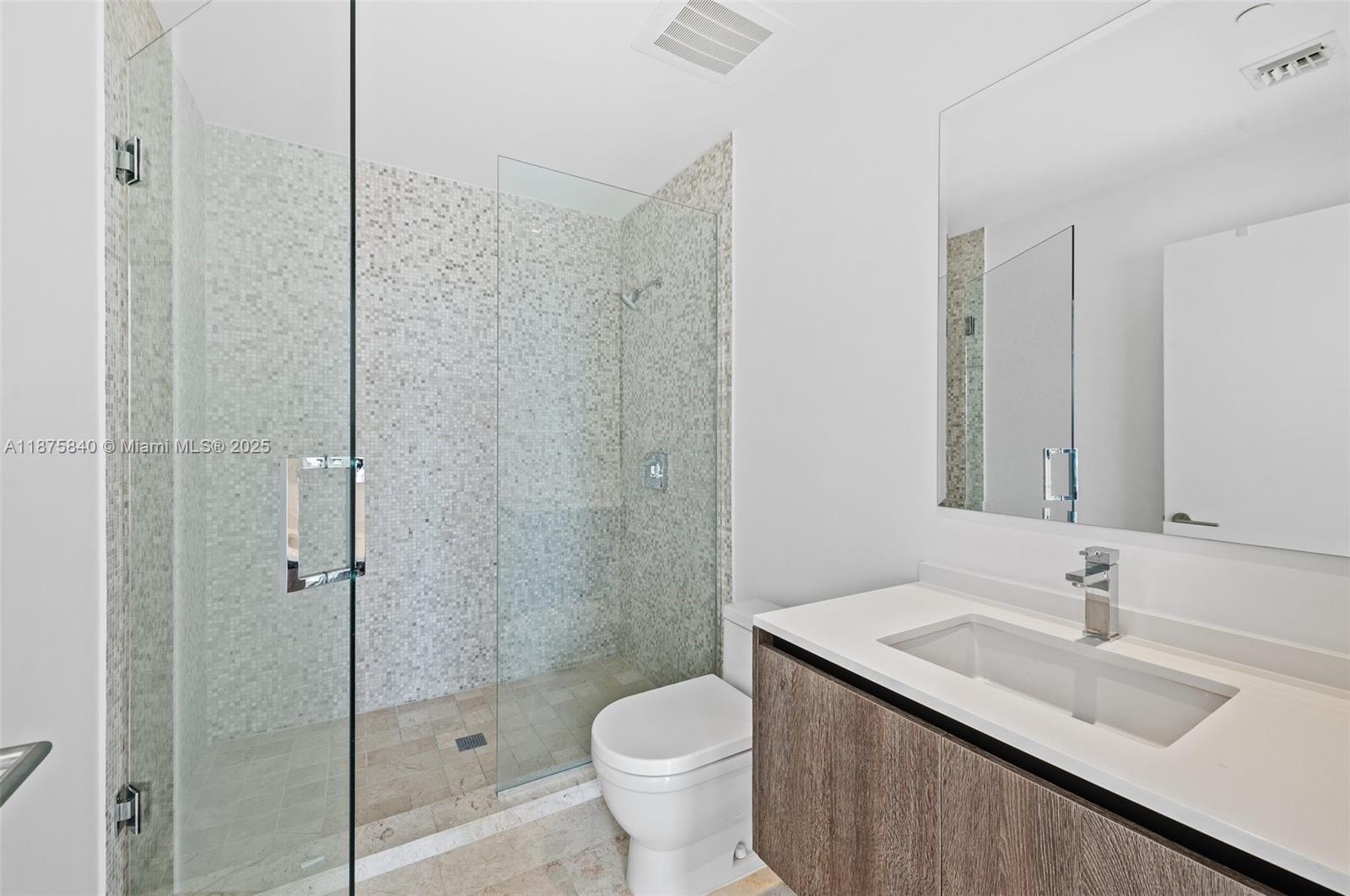 88 SW 7th St #1403, Miami FL 33130