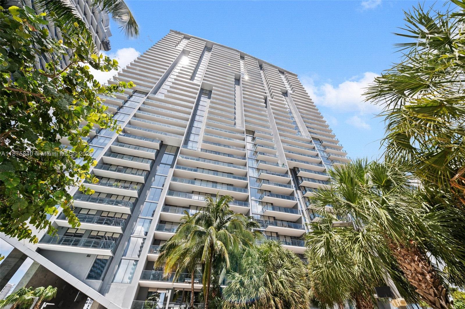 88 SW 7th St #1403, Miami FL 33130