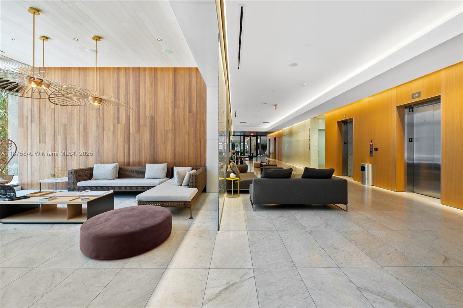 88 SW 7th St #1403, Miami FL 33130