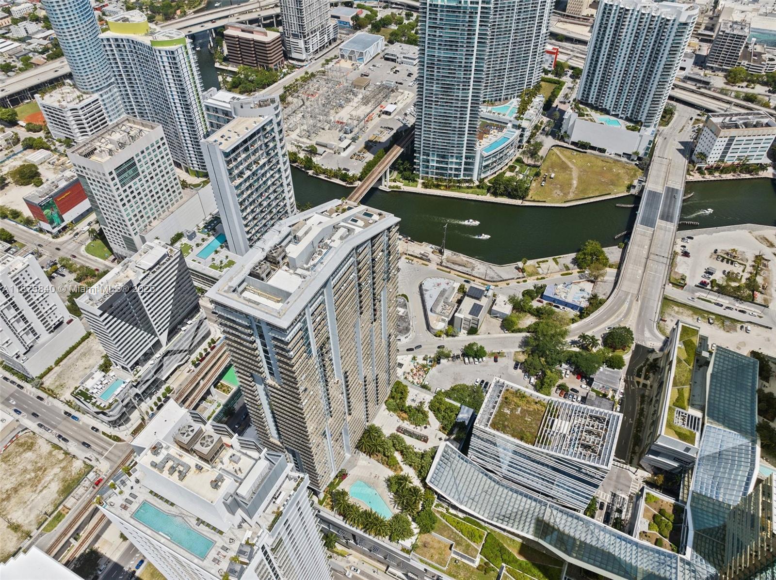 88 SW 7th St #1403, Miami FL 33130