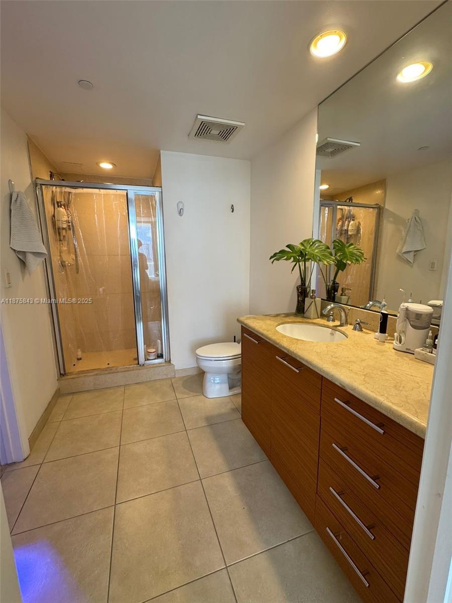 50 Biscayne Blvd #3205, Miami FL 33132