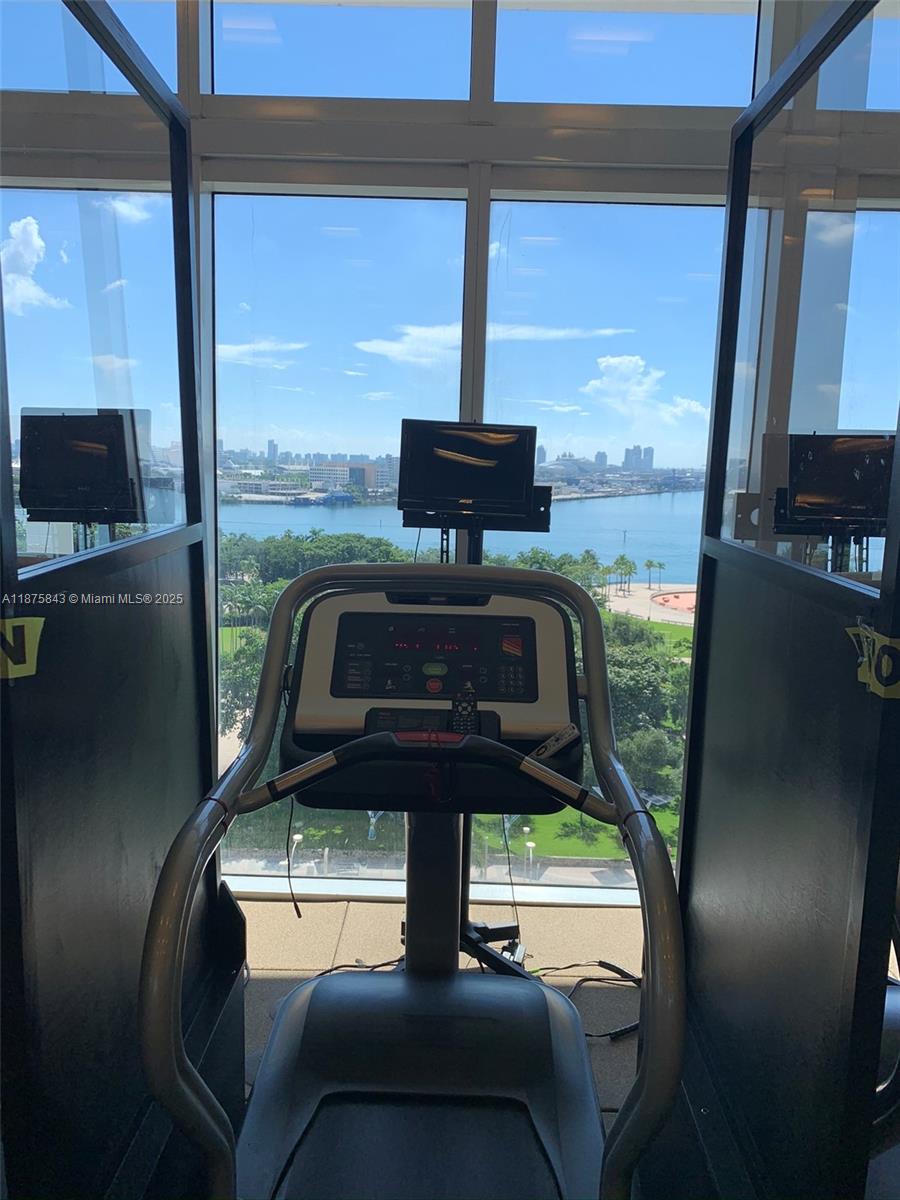 50 Biscayne Blvd #3205, Miami FL 33132