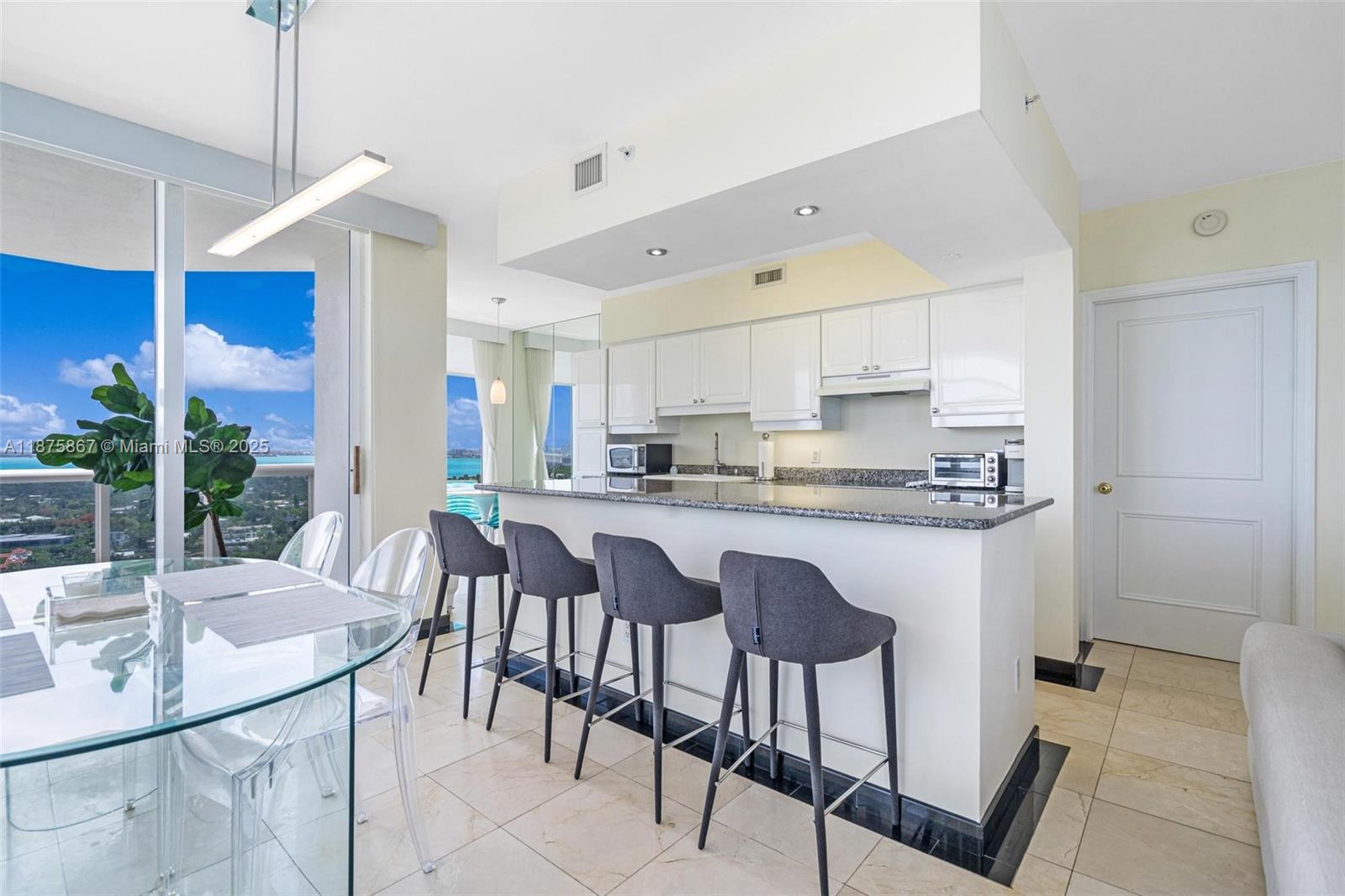4779 Collins Ave #2305, Miami Beach FL 33140