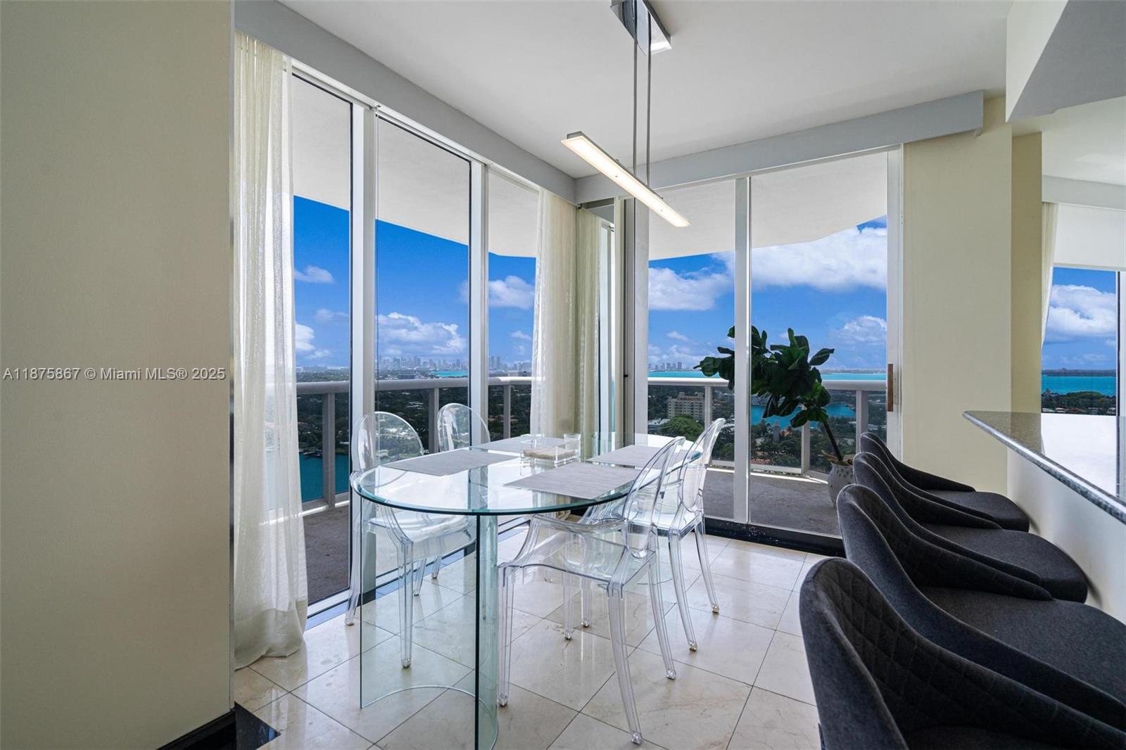 4779 Collins Ave #2305, Miami Beach FL 33140
