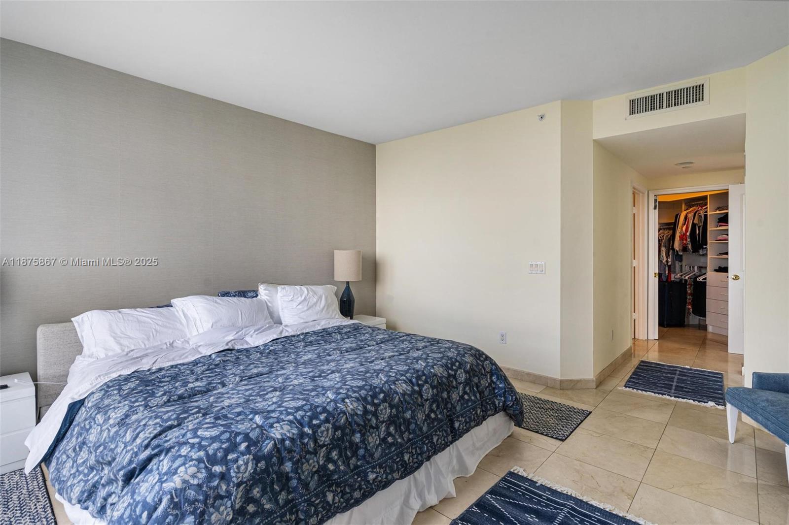 4779 Collins Ave #2305, Miami Beach FL 33140
