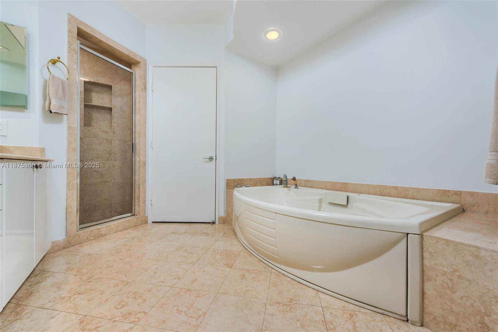 789 Crandon Blvd #1202, Key Biscayne FL 33149