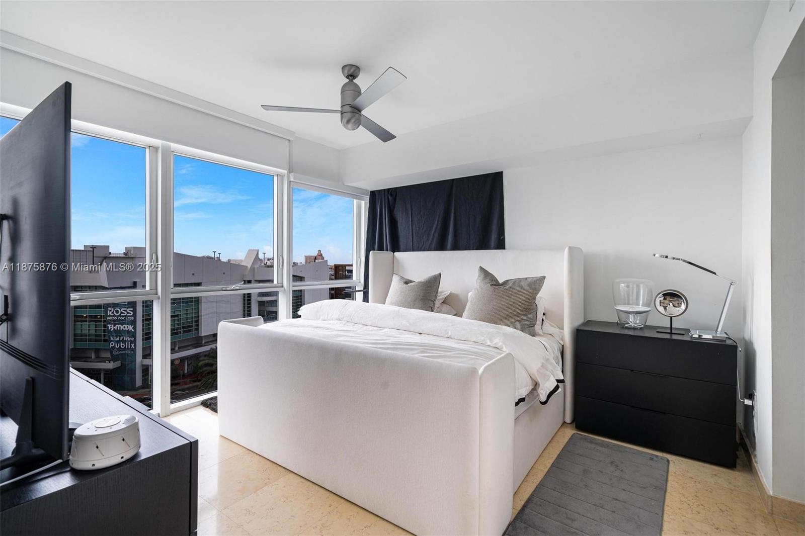 450 Alton Rd #808, Miami Beach FL 33139
