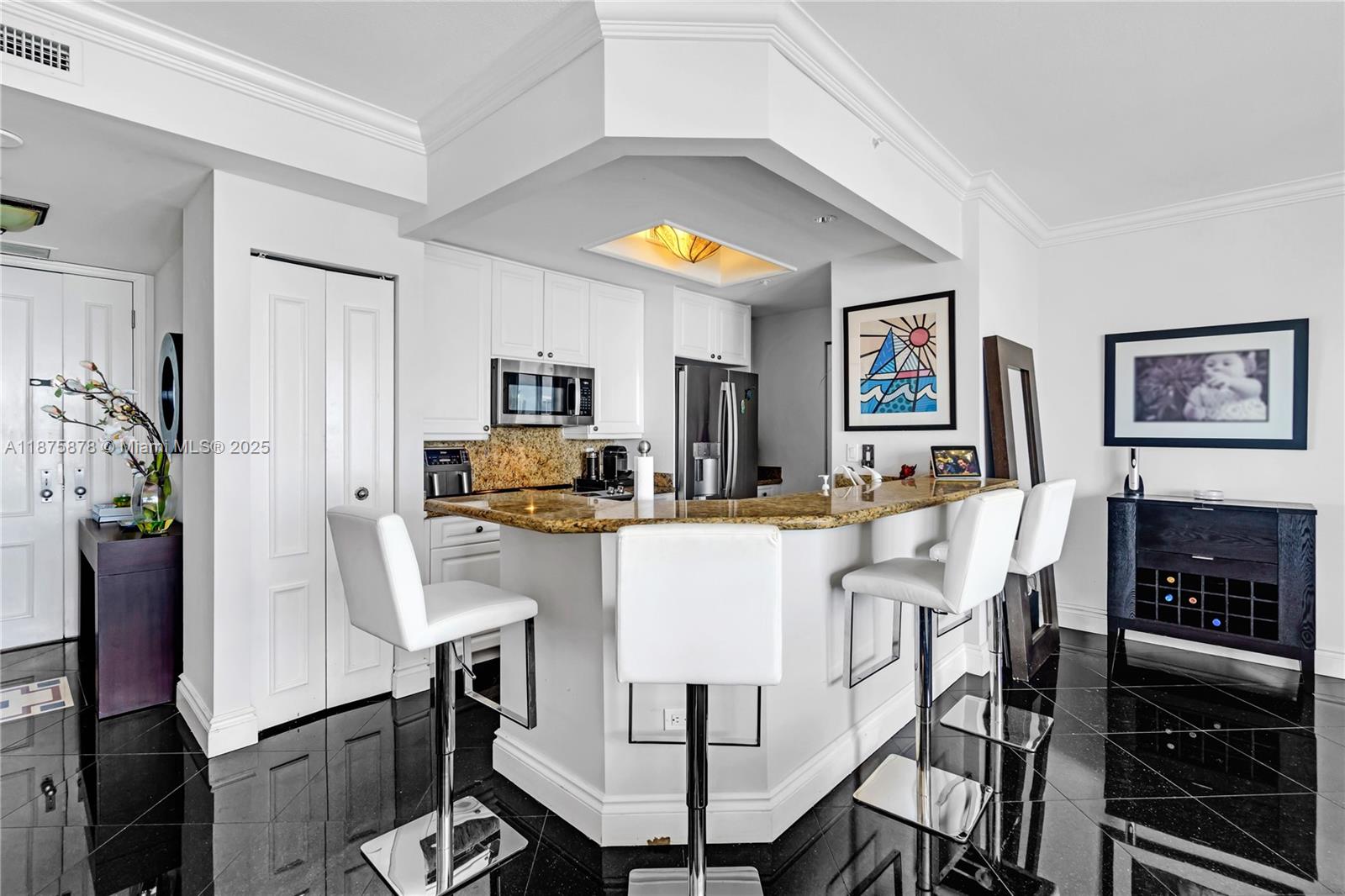 848 Brickell Key Dr #3803, Miami FL 33131