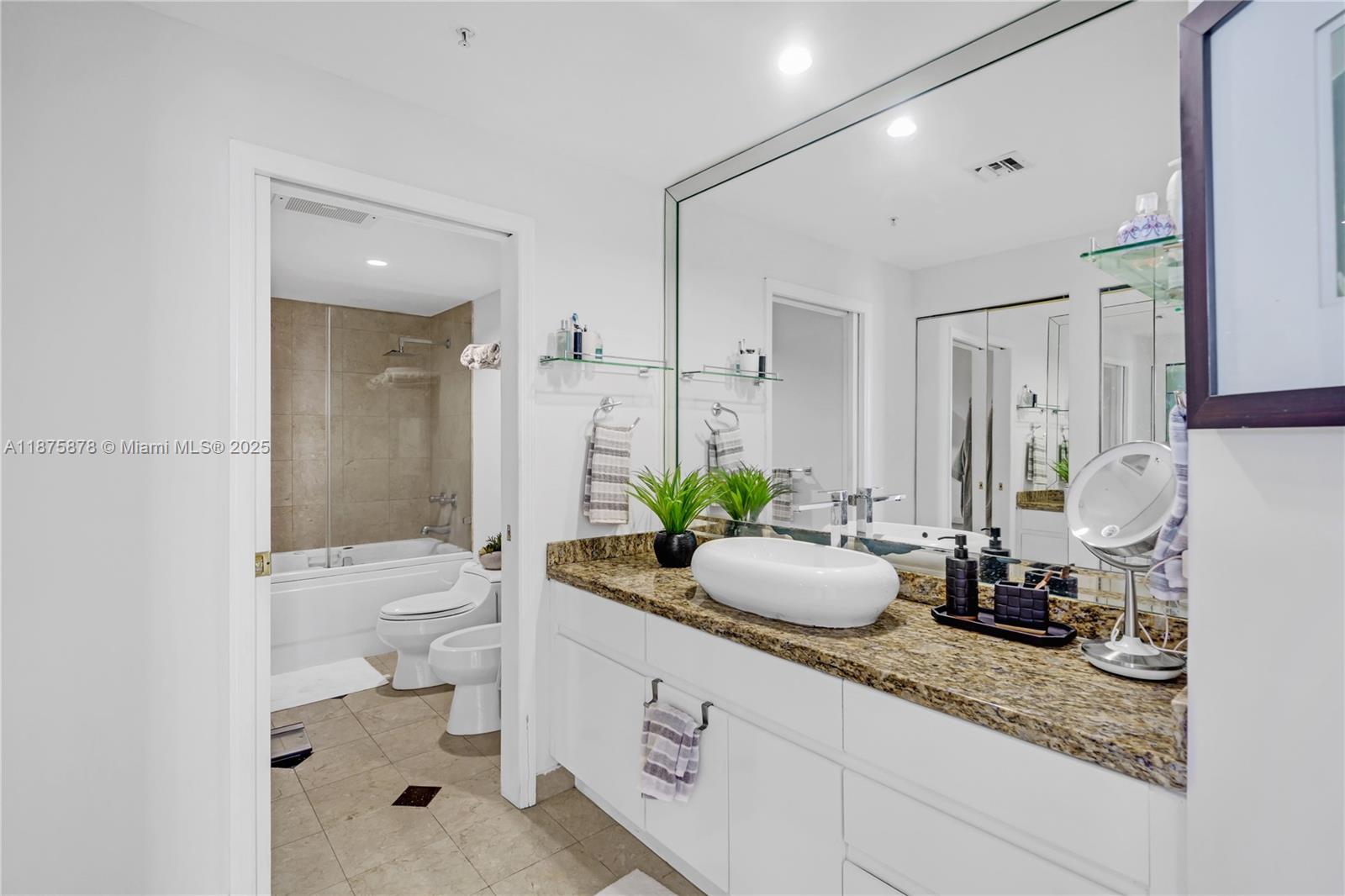 848 Brickell Key Dr #3803, Miami FL 33131