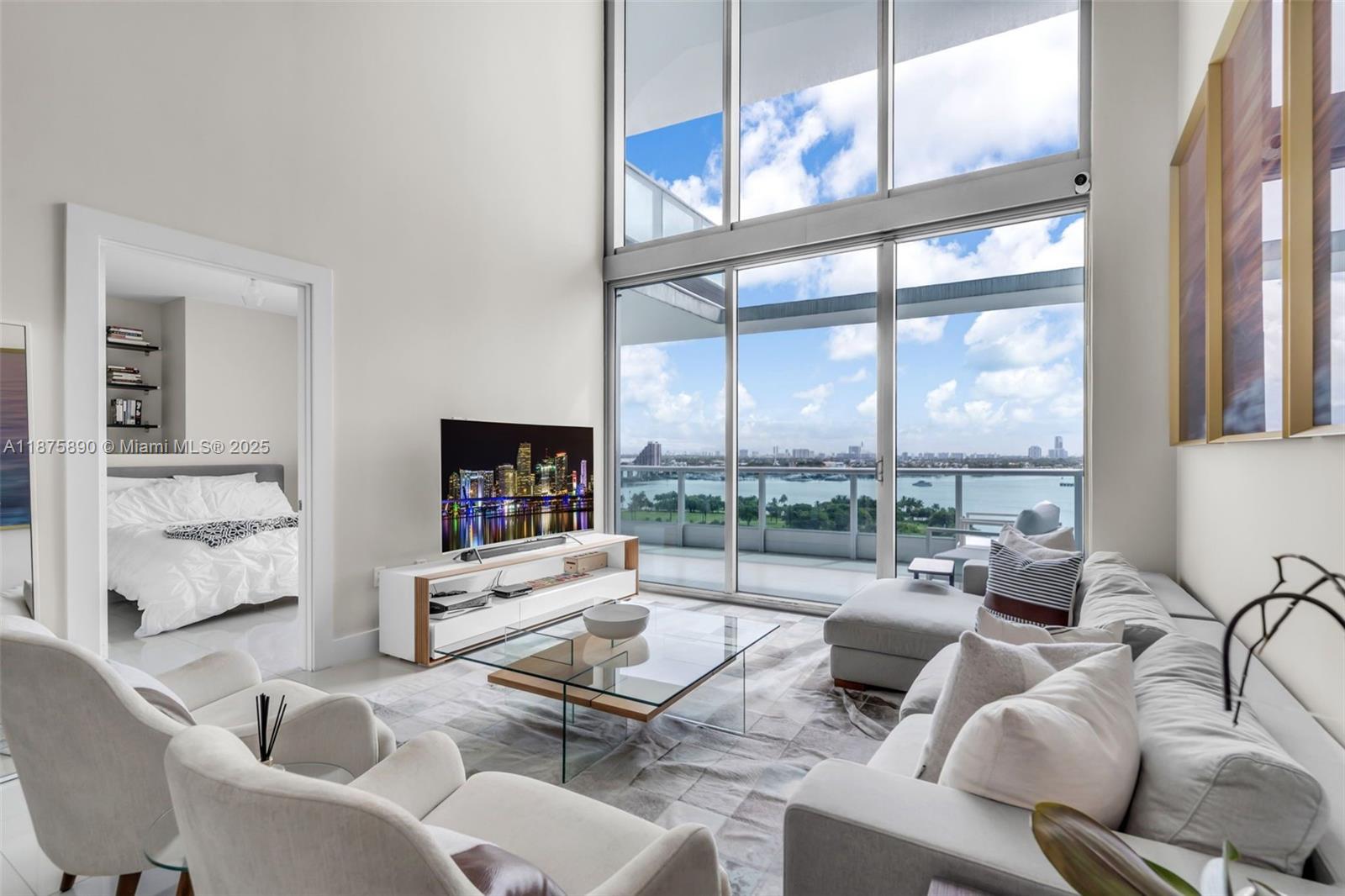 900 Biscayne Blvd #1707, Miami FL 33132