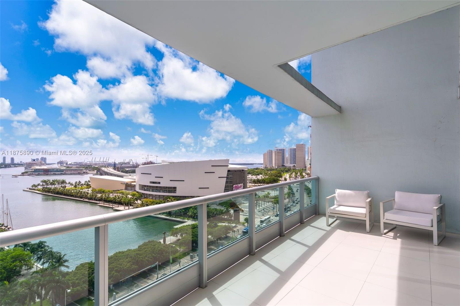 900 Biscayne Blvd #1707, Miami FL 33132