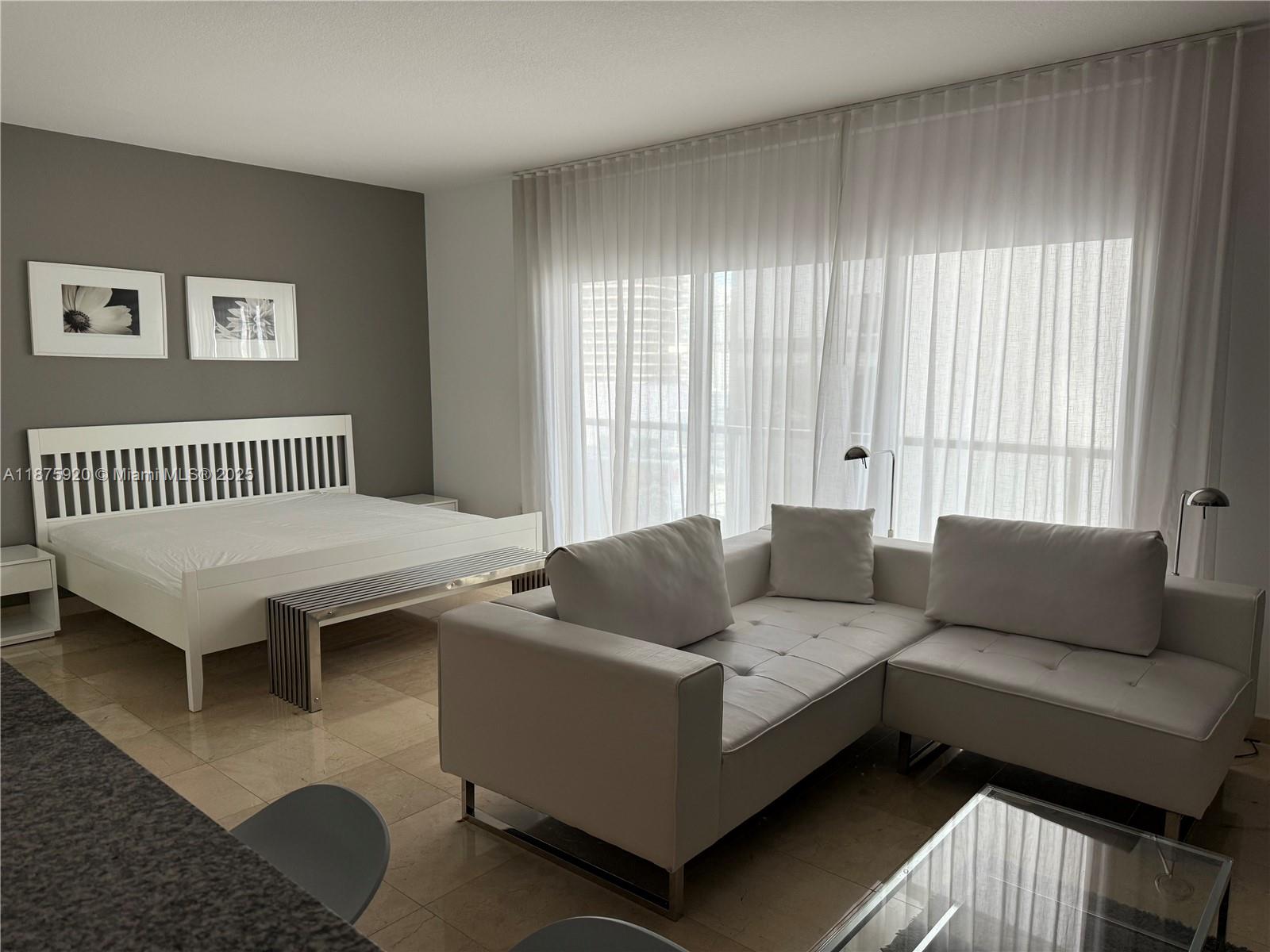 1050 Brickell #2522, Miami FL 33131