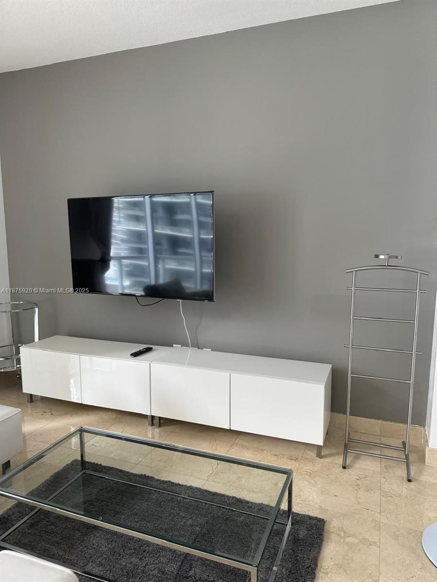 1050 Brickell #2522, Miami FL 33131