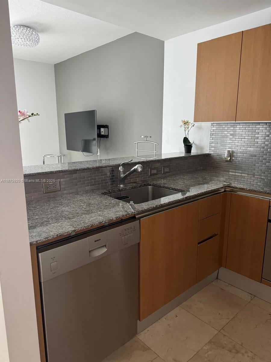 1050 Brickell #2522, Miami FL 33131