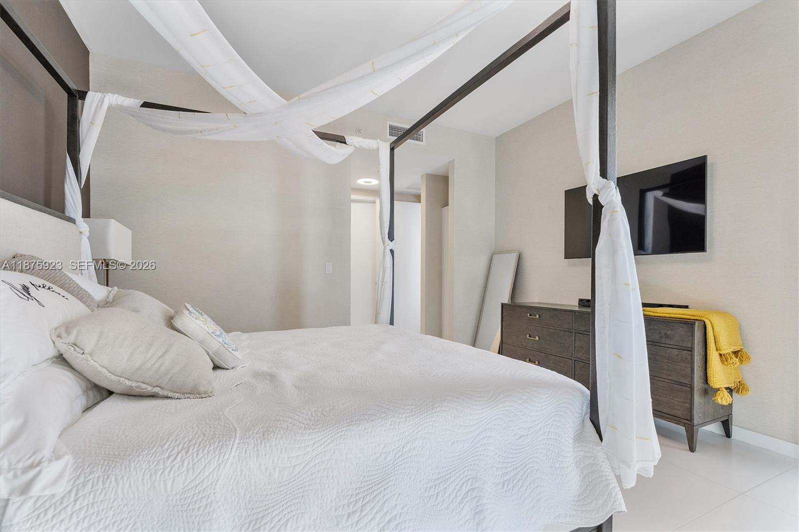 17475 Collins Ave #503, Sunny Isles Beach FL 33160