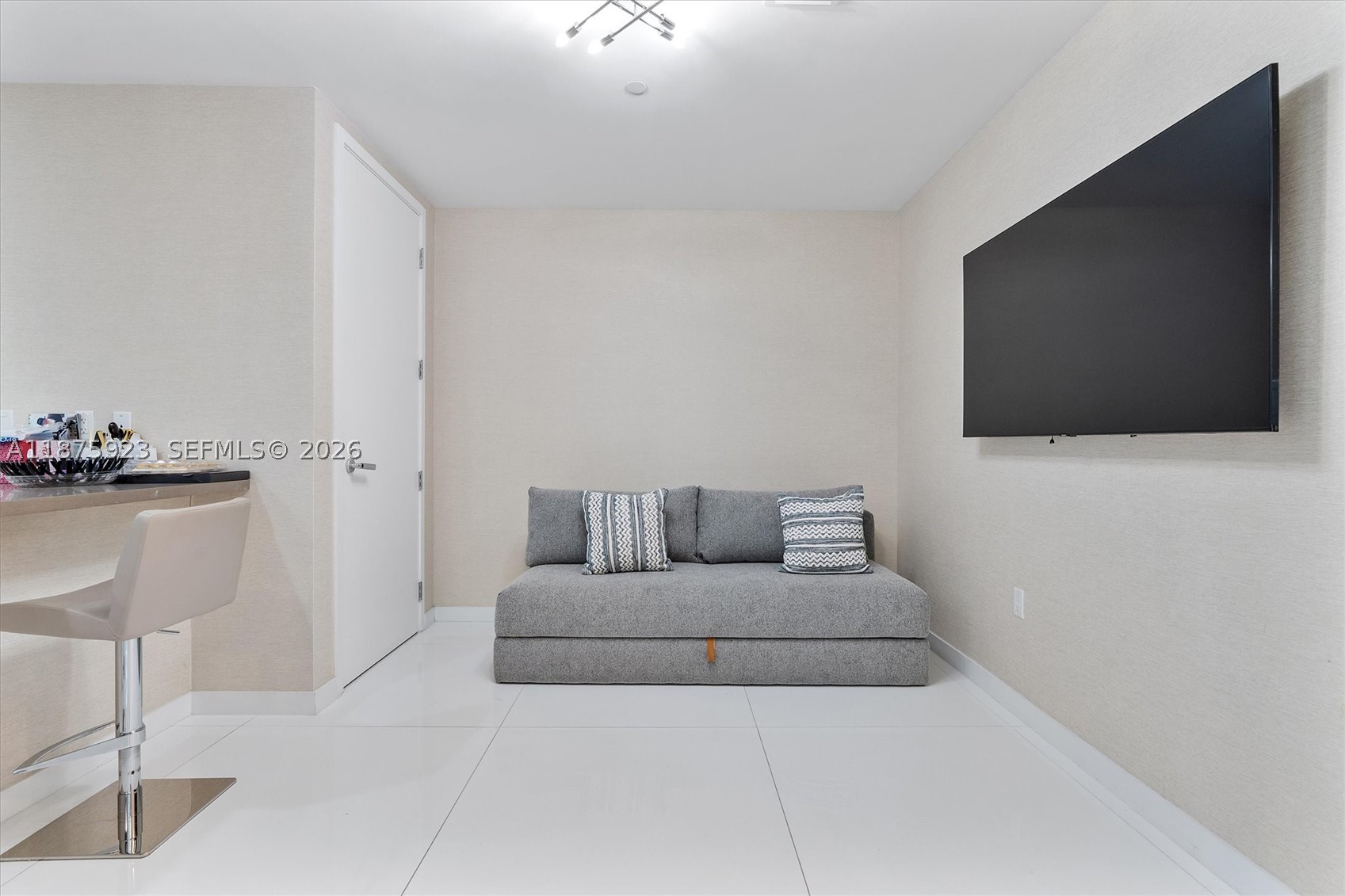 17475 Collins Ave #503, Sunny Isles Beach FL 33160