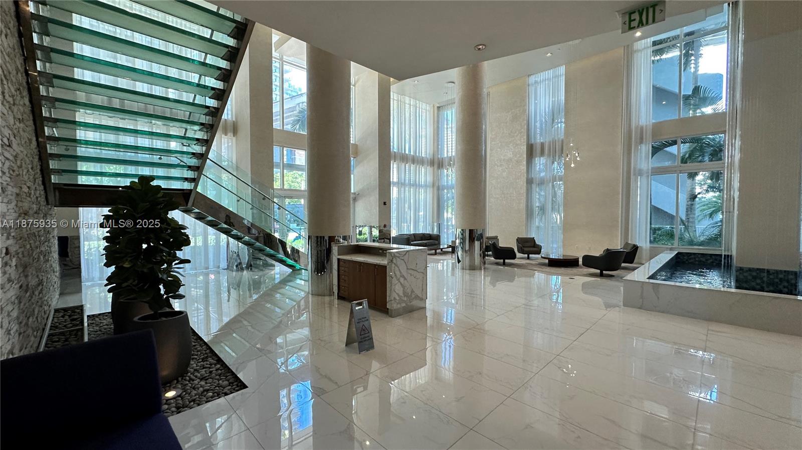 41 SE 5th St #1915, Miami FL 33131