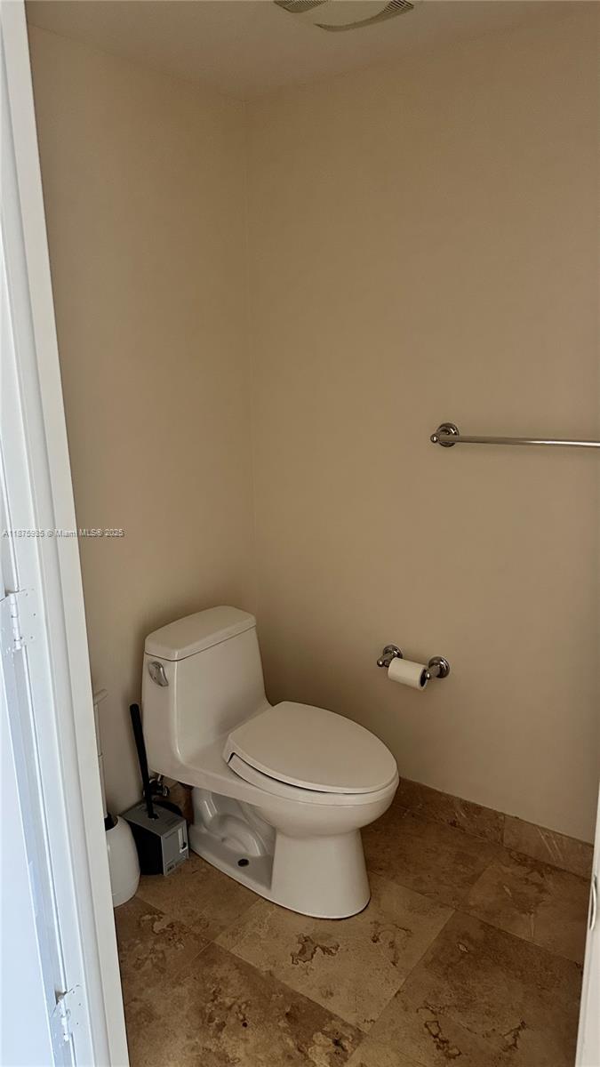 41 SE 5th St #1915, Miami FL 33131