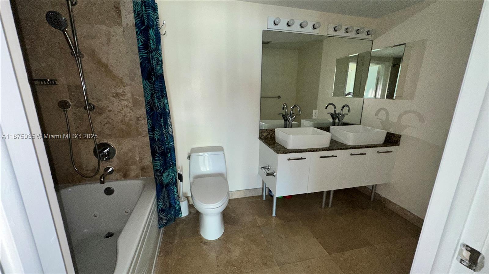 41 SE 5th St #1915, Miami FL 33131