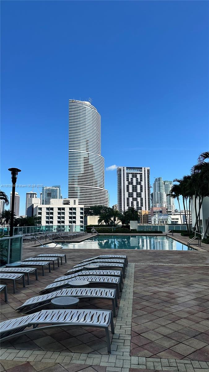 41 SE 5th St #1915, Miami FL 33131