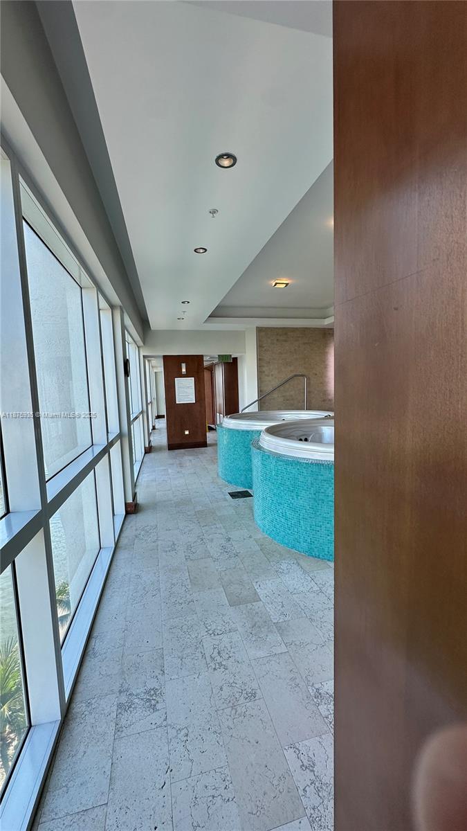 41 SE 5th St #1915, Miami FL 33131