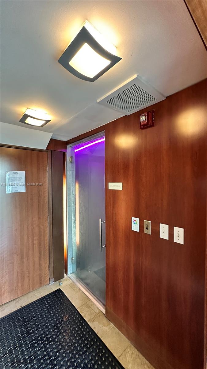 41 SE 5th St #1915, Miami FL 33131