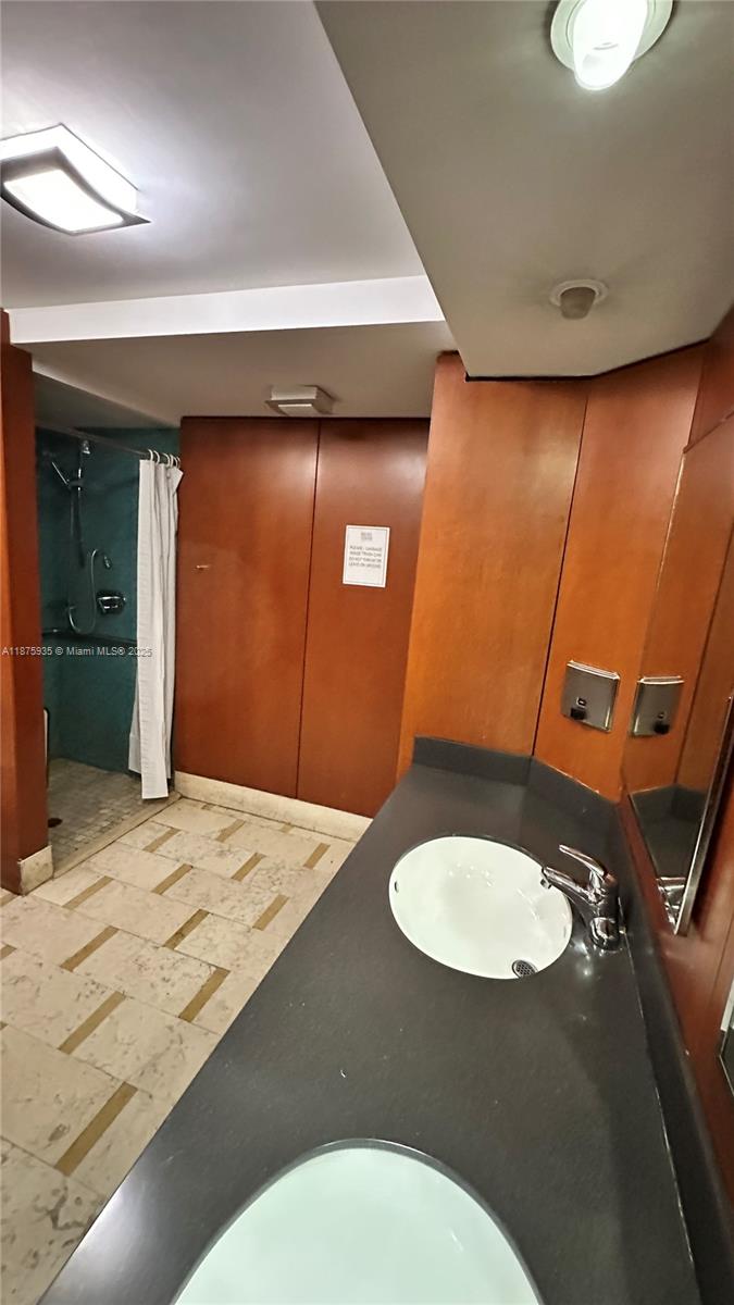 41 SE 5th St #1915, Miami FL 33131
