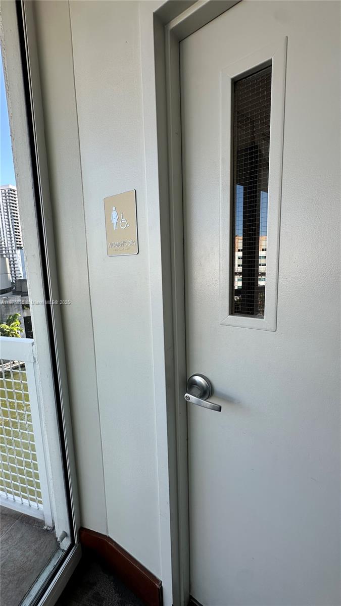41 SE 5th St #1915, Miami FL 33131