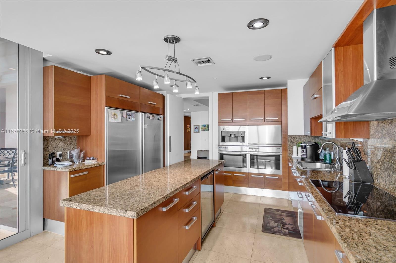 5959 Collins Ave #804, Miami Beach FL 33140