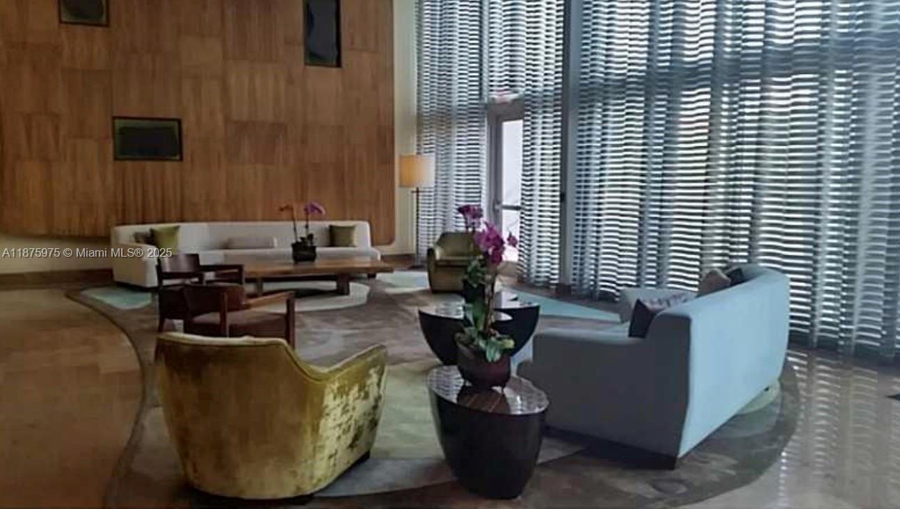 50 Biscayne Blvd #606, Miami FL 33132