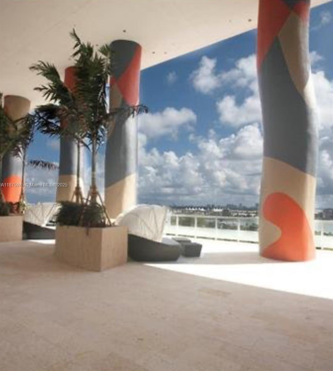 50 Biscayne Blvd #606, Miami FL 33132
