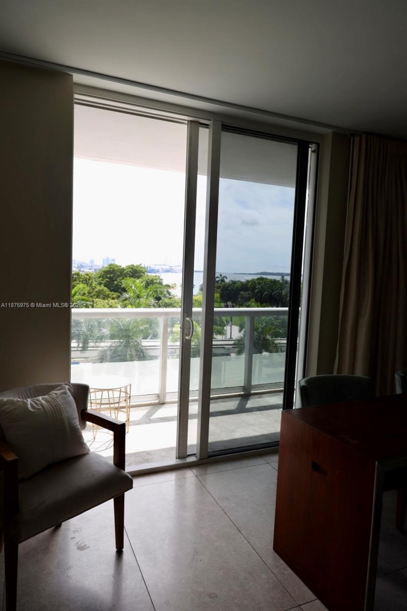 50 Biscayne Blvd #606, Miami FL 33132