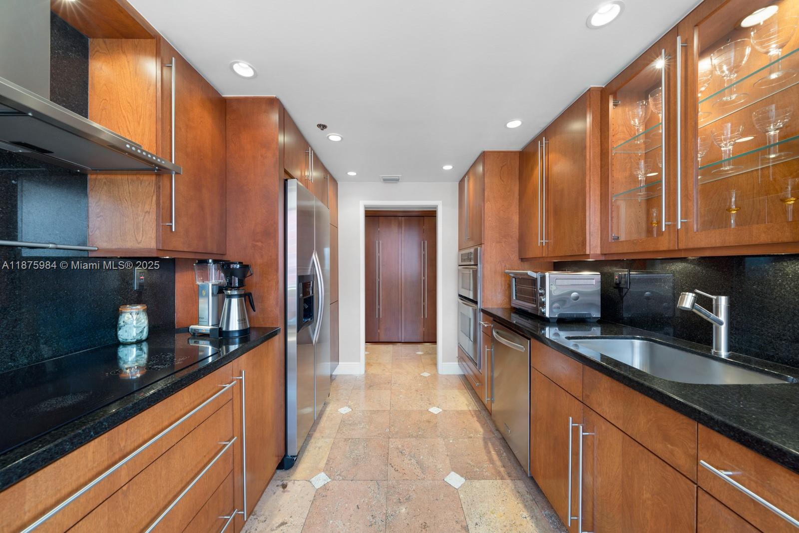 1581 Brickell Ave #2105, Miami FL 33129