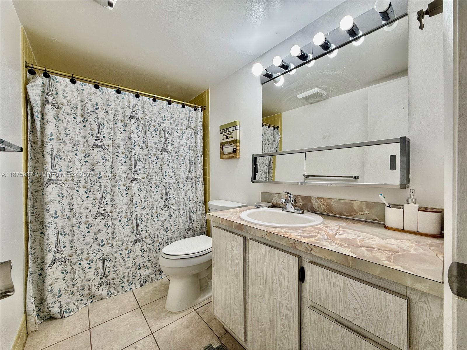 131 SE 3rd Ave #305, Dania Beach FL 33004