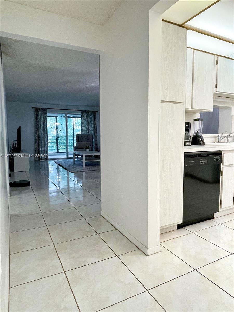 131 SE 3rd Ave #305, Dania Beach FL 33004