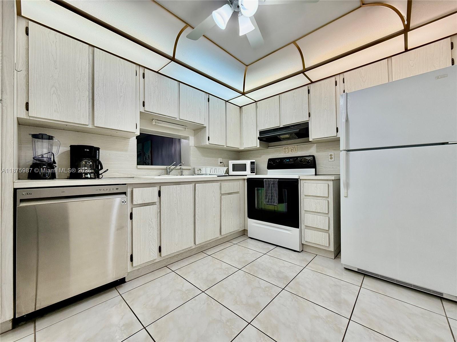 131 SE 3rd Ave #305, Dania Beach FL 33004