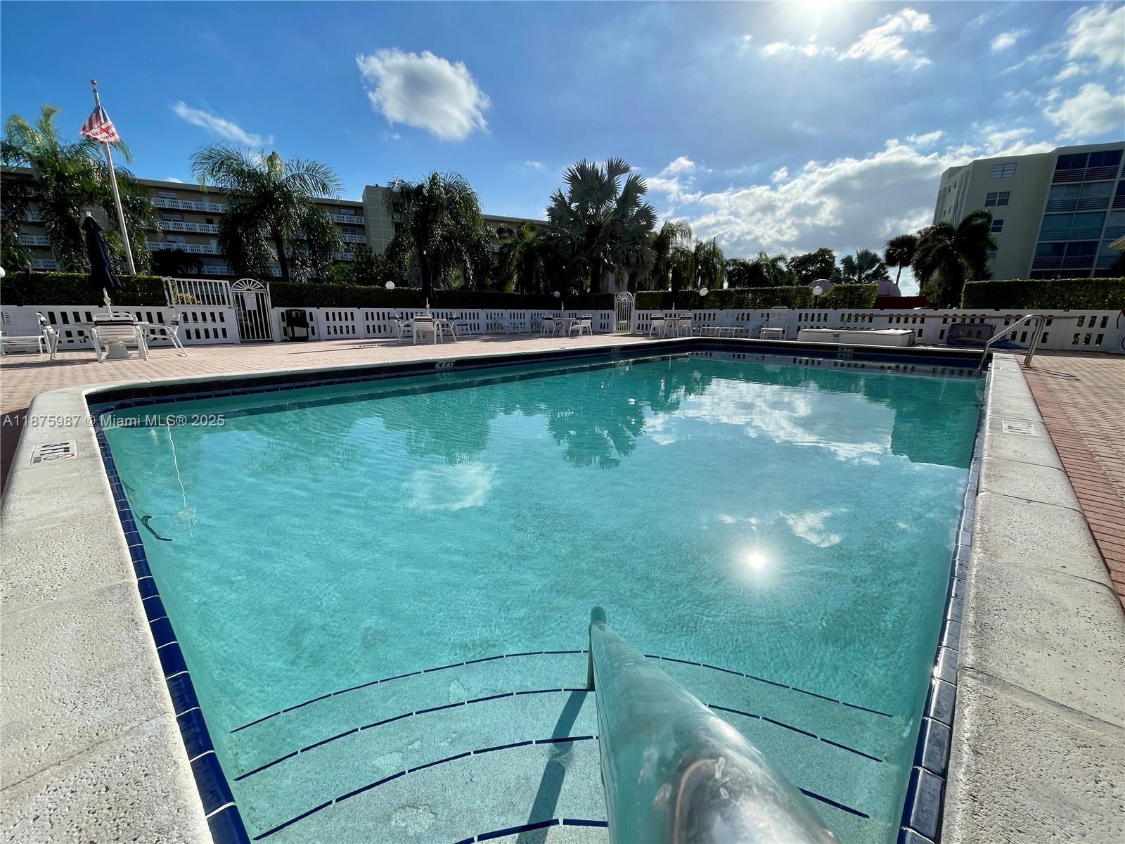 131 SE 3rd Ave #305, Dania Beach FL 33004