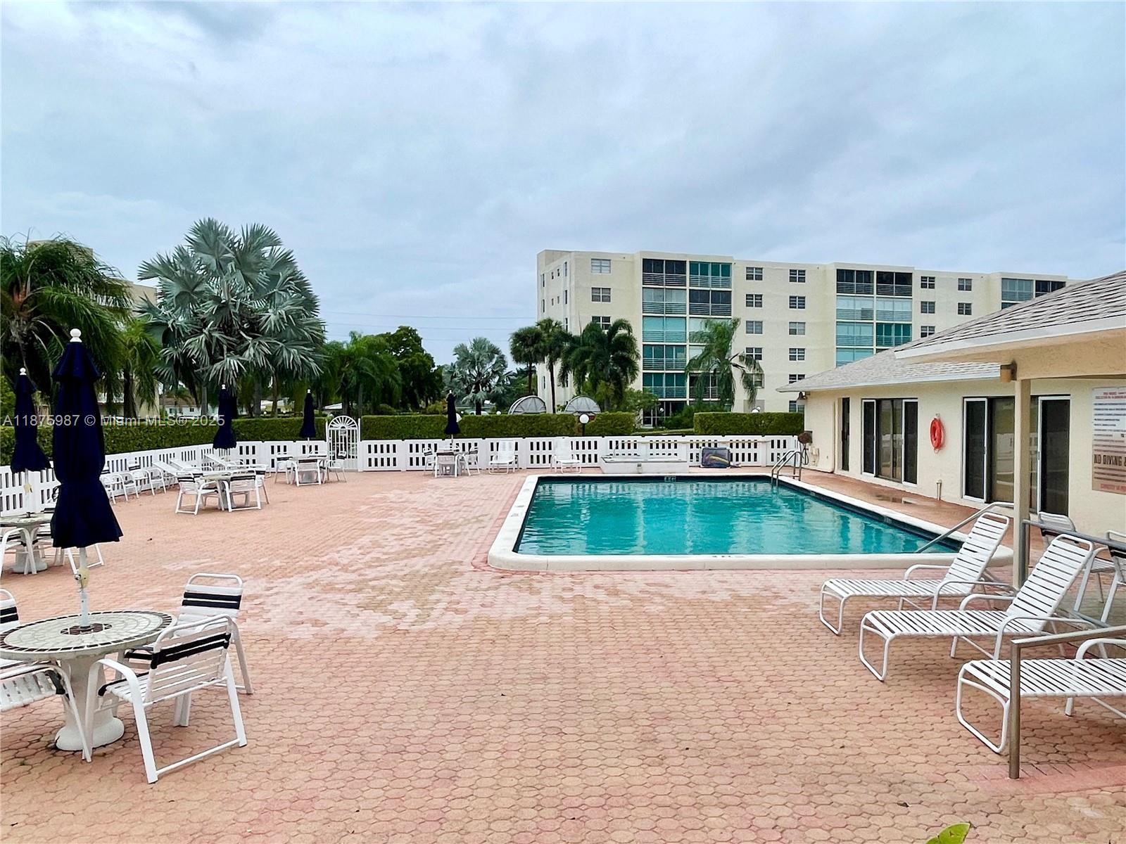 131 SE 3rd Ave #305, Dania Beach FL 33004